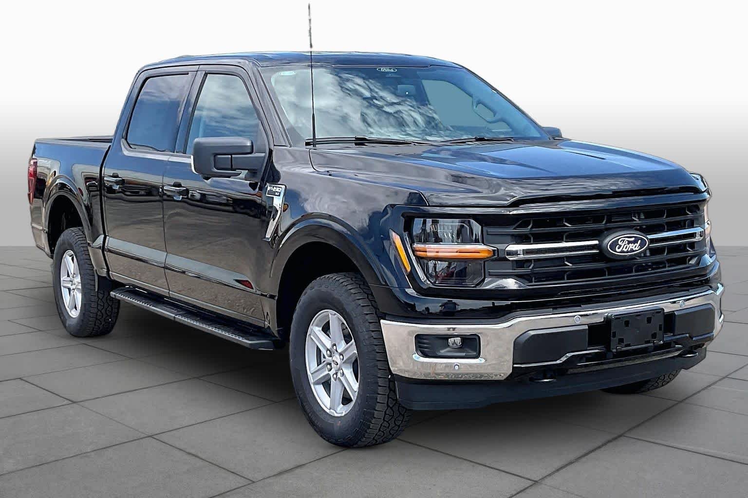 New 2026 Agate Black Metallic Ford XLT image 2