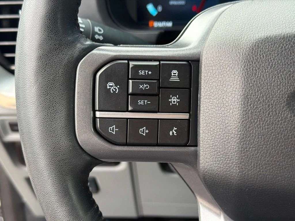 Used 2024 Oxford White Ford Lariat image 31