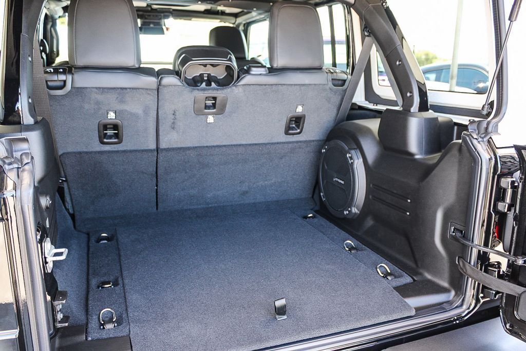 New 2026 Black Clearcoat Jeep Rubicon X image 26