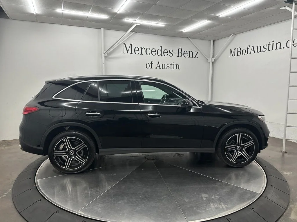 New 2027 Black Mercedes-Benz GLC 300 image 8