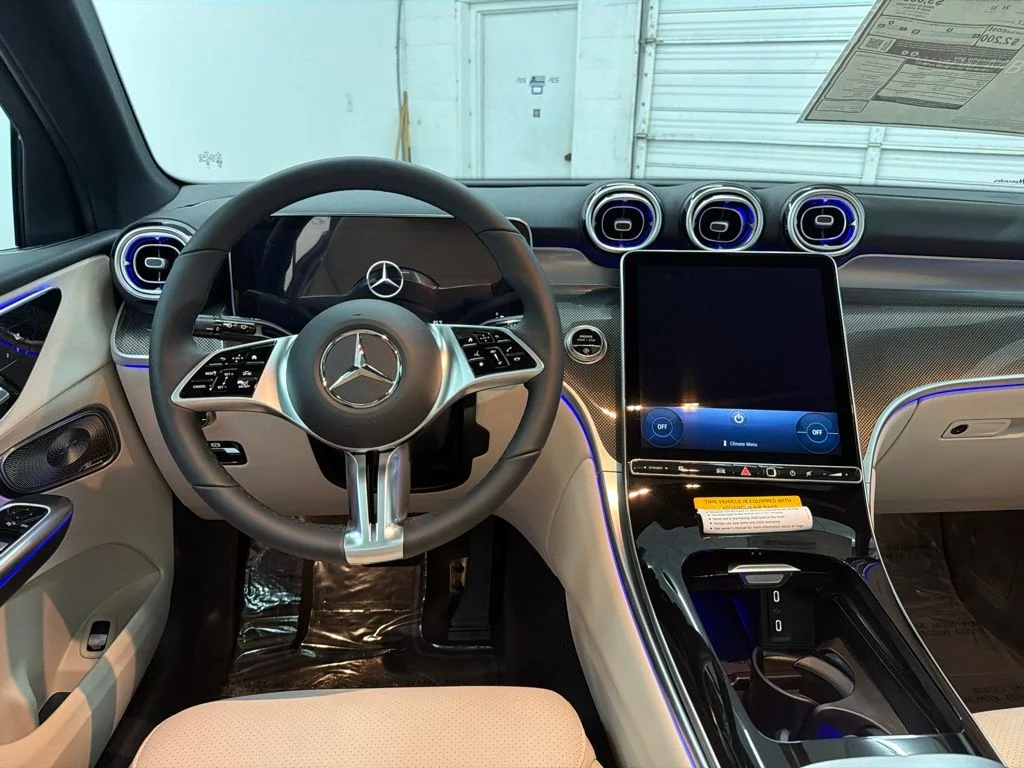 New 2027 Black Mercedes-Benz GLC 300 image 25