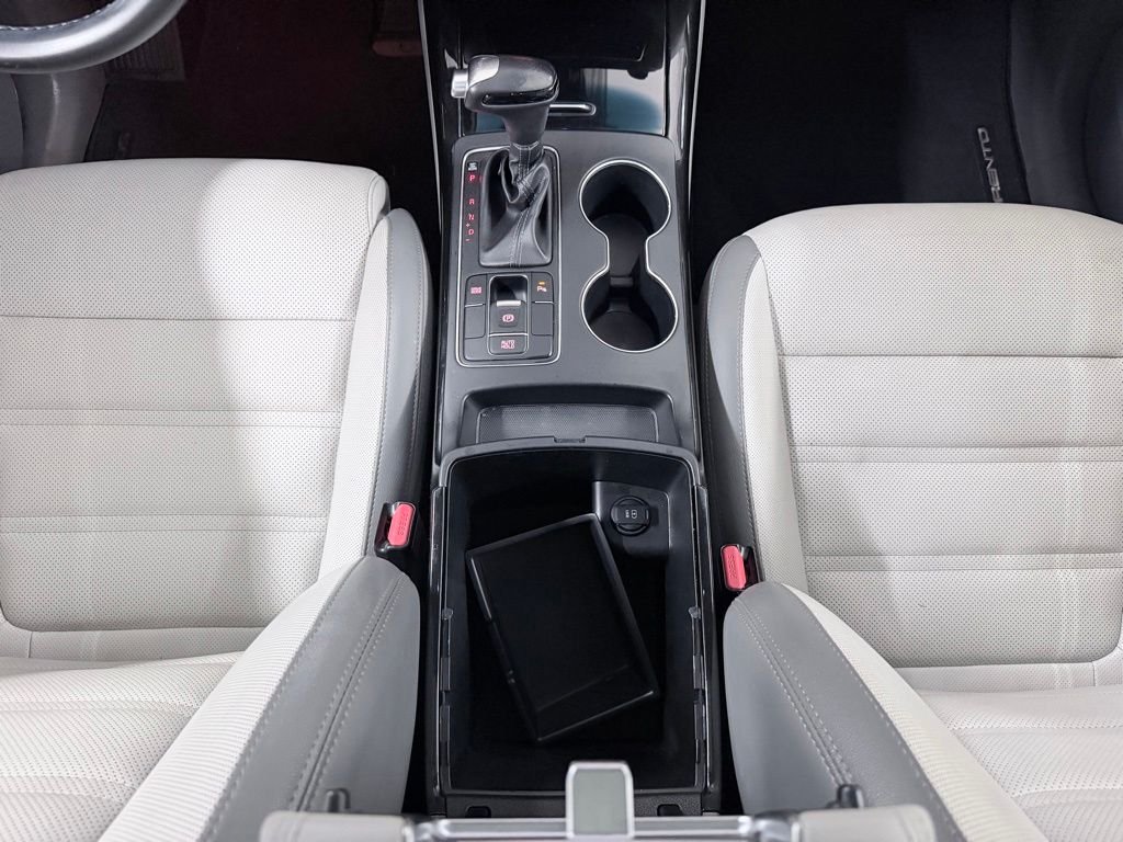 Used 2019 White Kia SX image 27