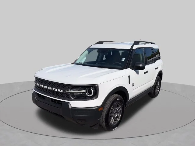 Used 2025 White Ford Big Bend image 1