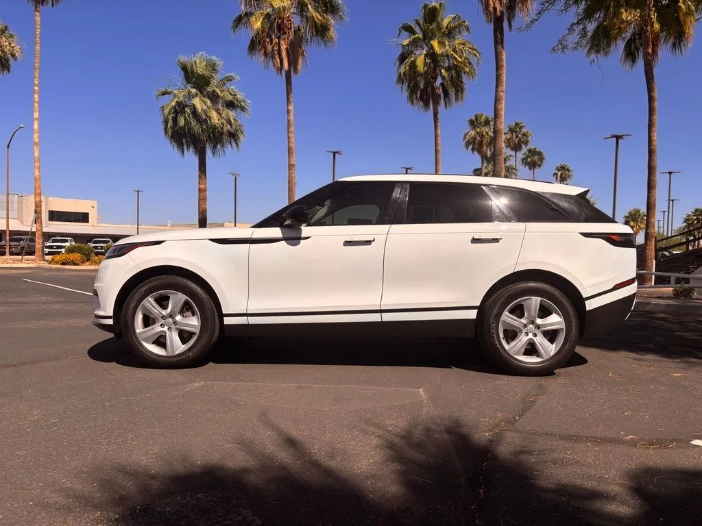 Used 2024  Land Rover S image 3