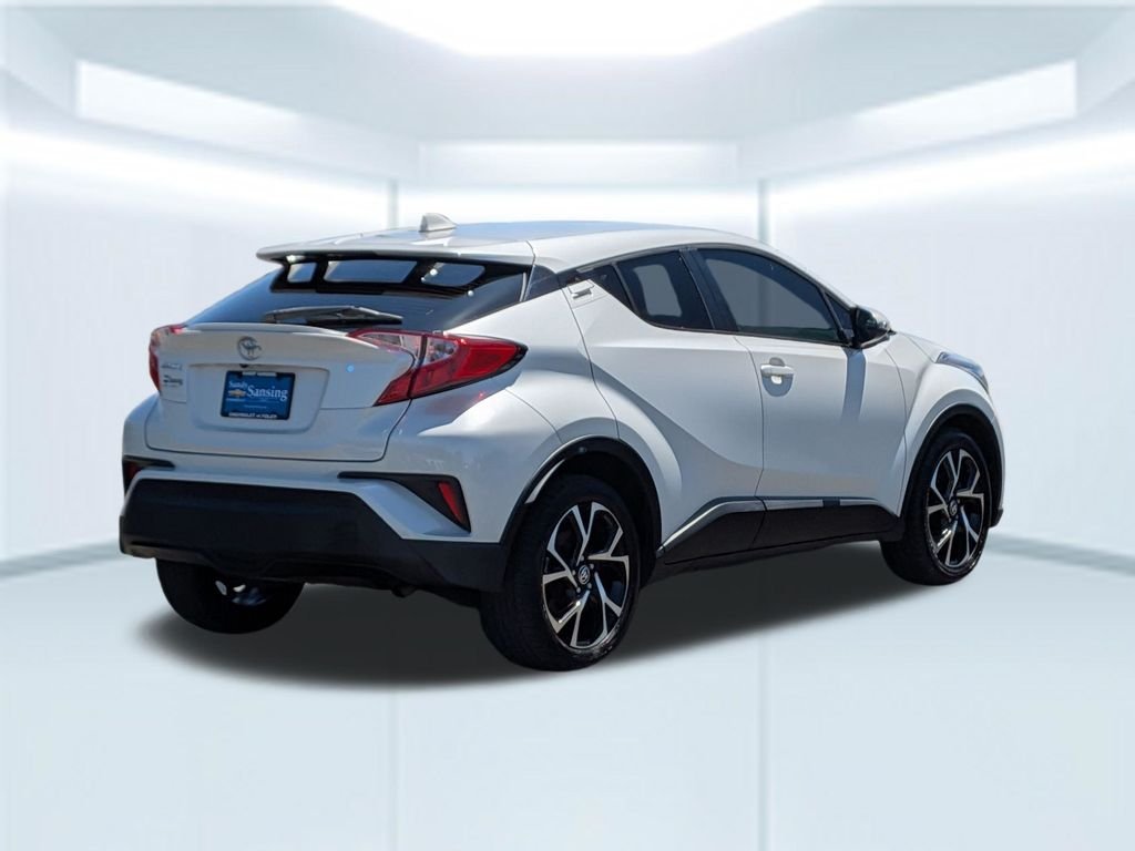 Used 2021 White Toyota XLE image 6