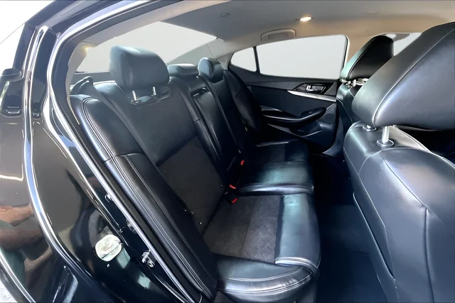 Used 2016 Black Nissan SR image 20