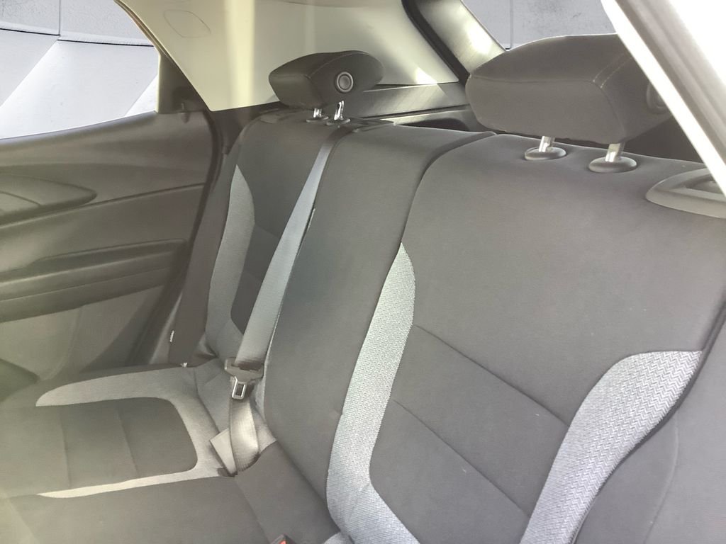 Used 2022 White Chevrolet LT image 18