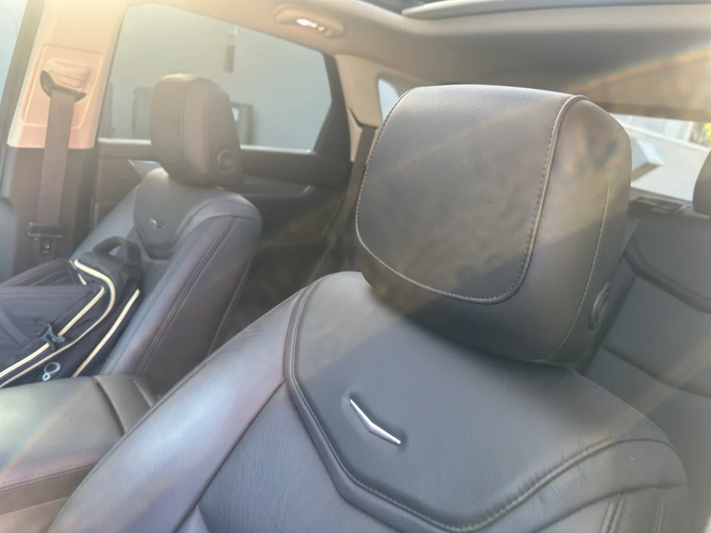Used 2019 Crystal White Tricoat Cadillac Luxury AWD image 7