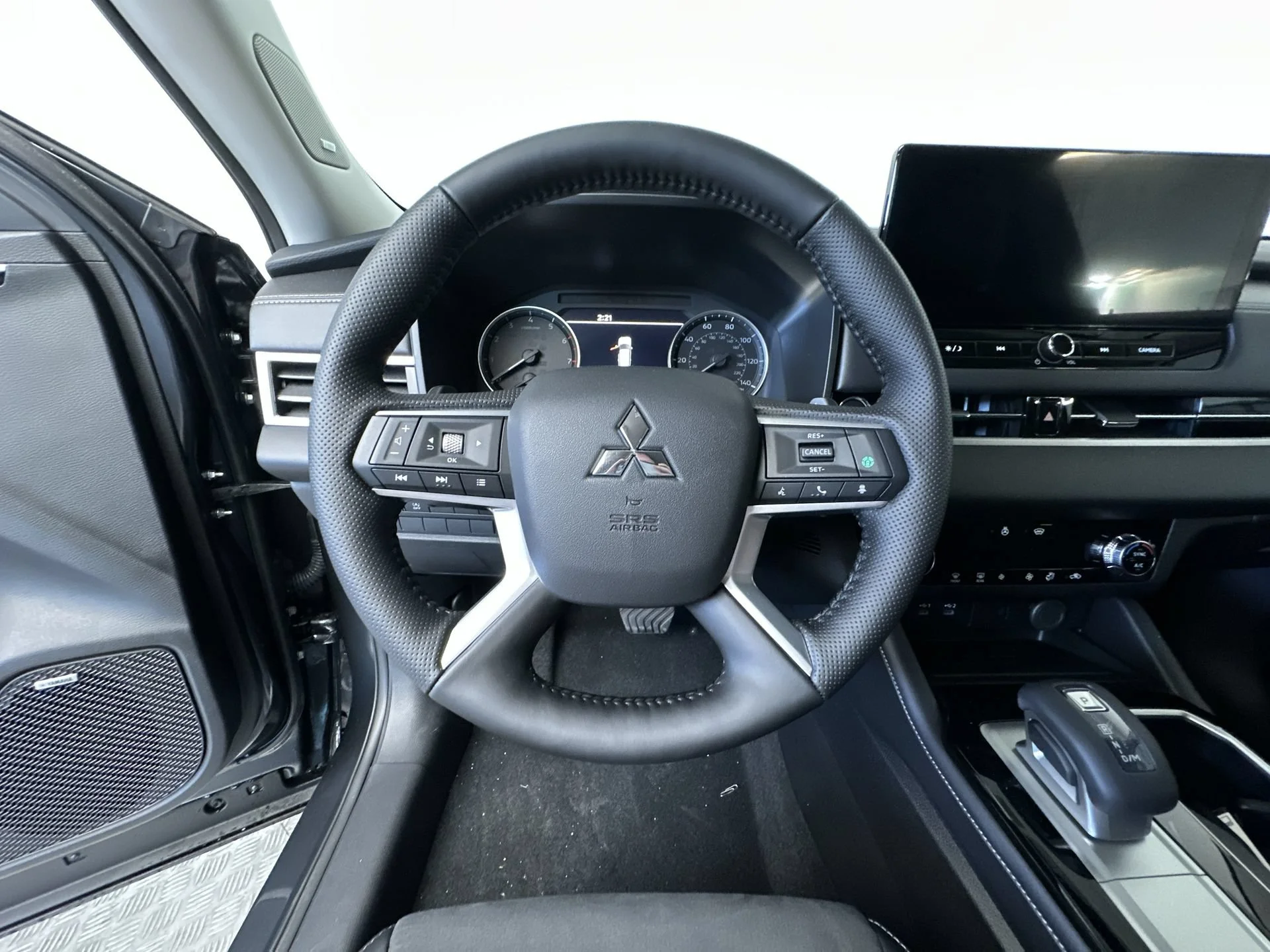 New 2026 Graphite Gray Mitsubishi SE image 16