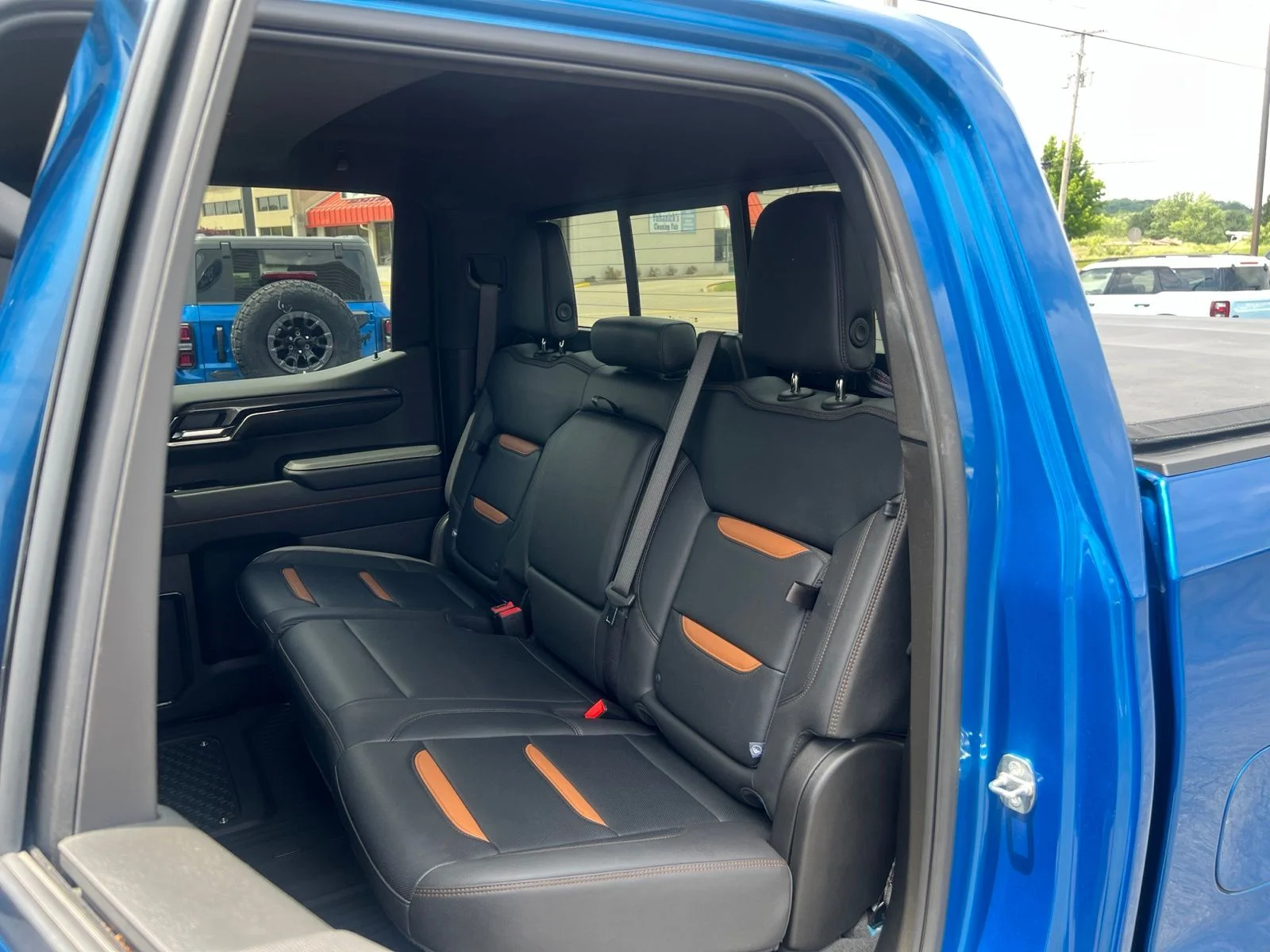 Used 2024 Blue Metallic GMC AT4 image 43
