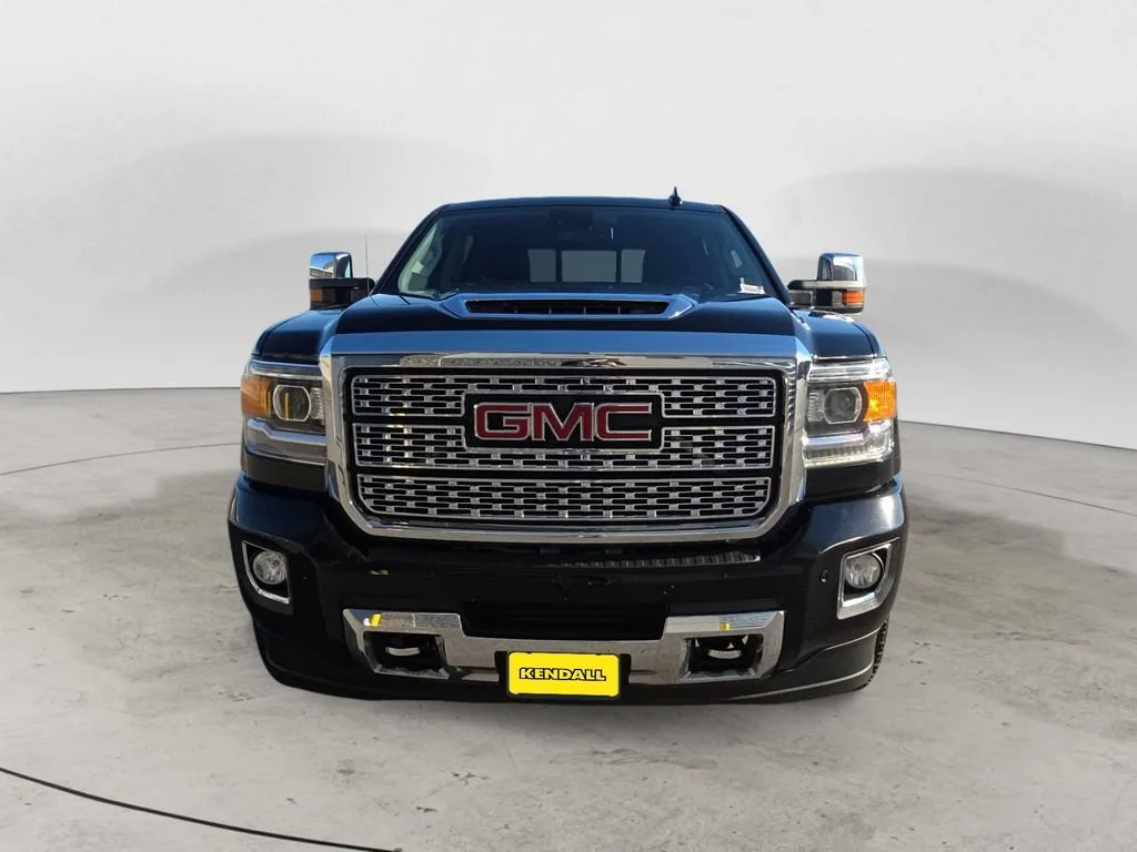 Used 2018 ONYX BLACK GMC Denali image 2
