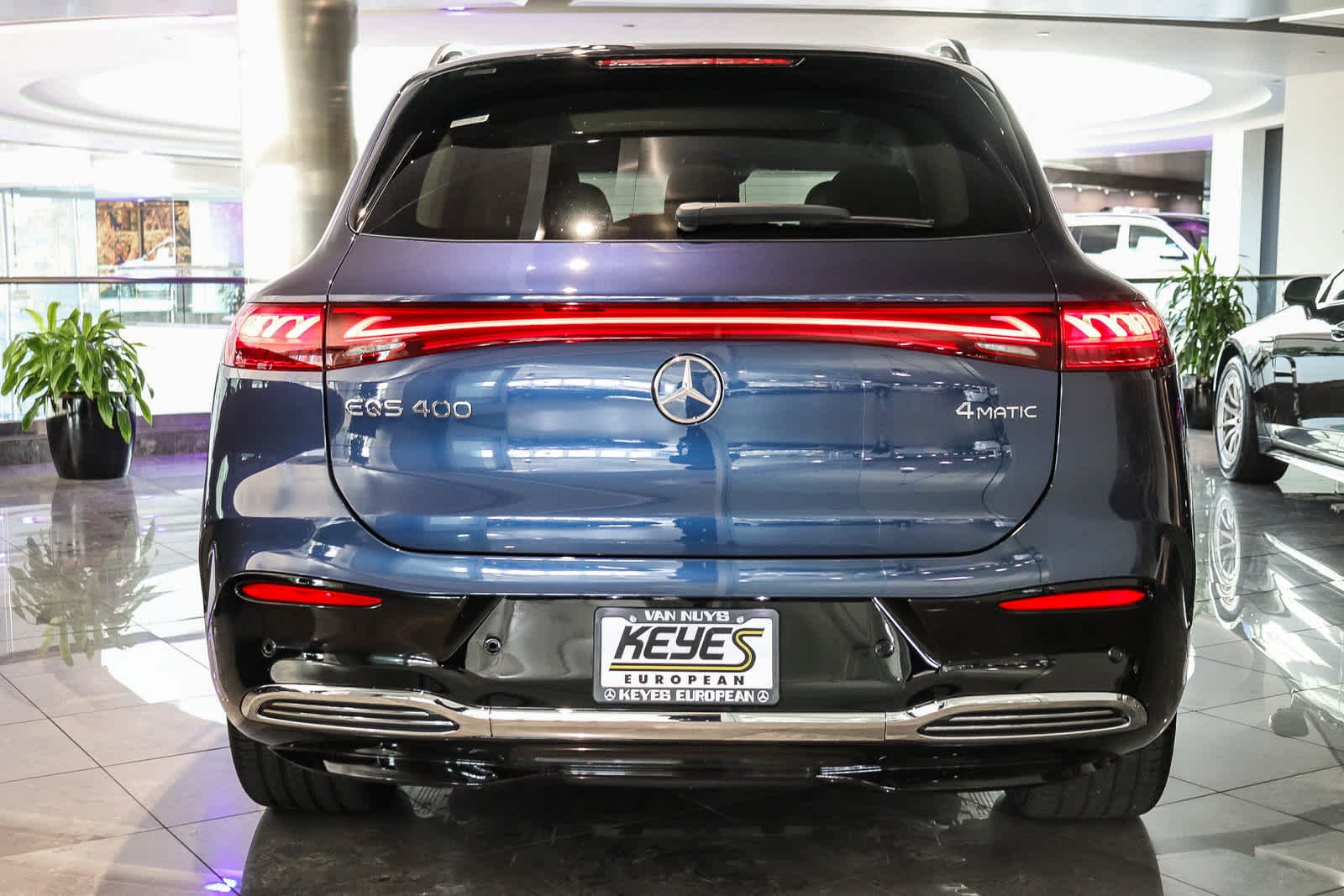 New 2027 Twilight Blue Metallic Mercedes-Benz EQS 400 image 3