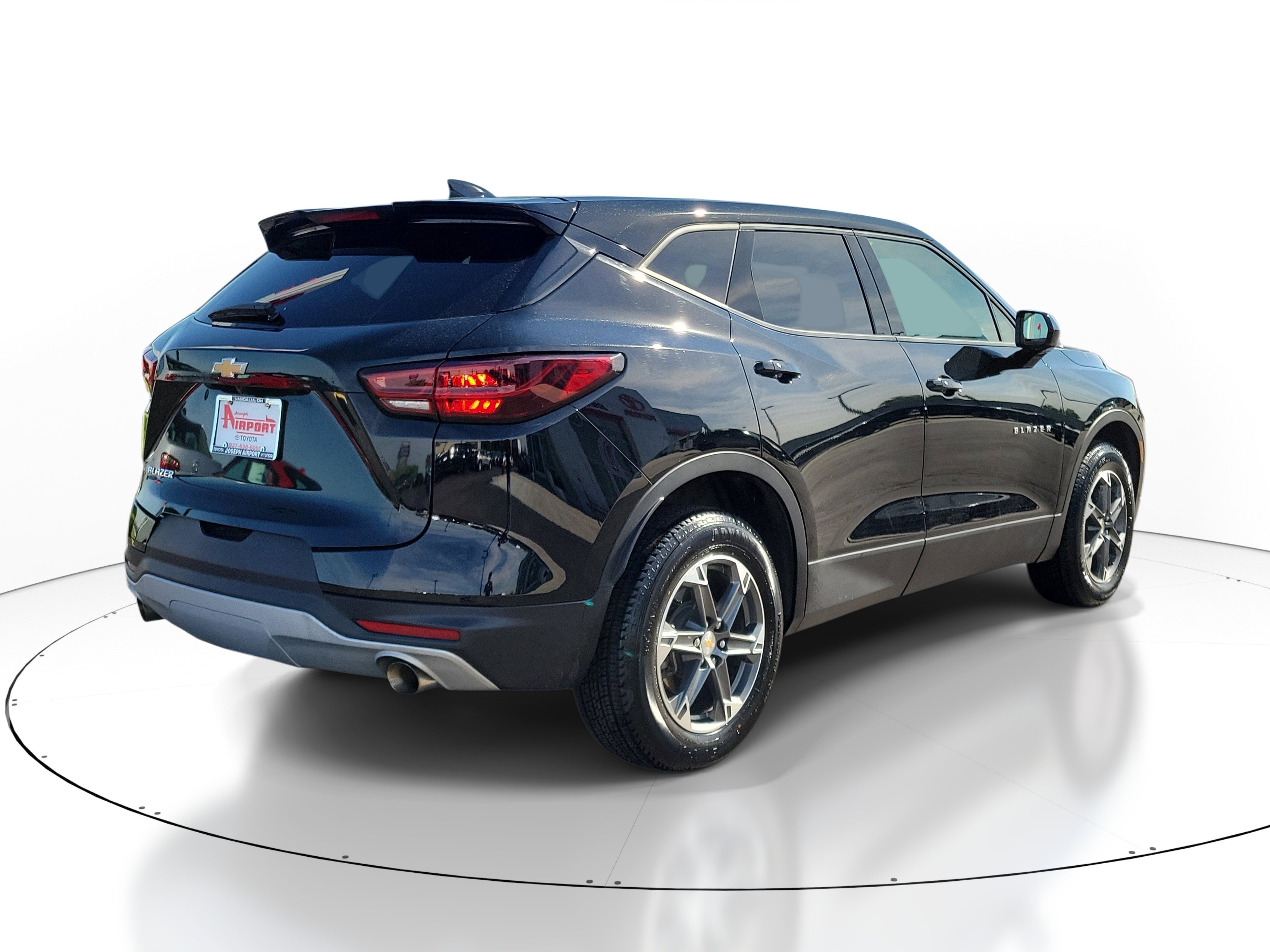Used 2025 Black Chevrolet LT image 4