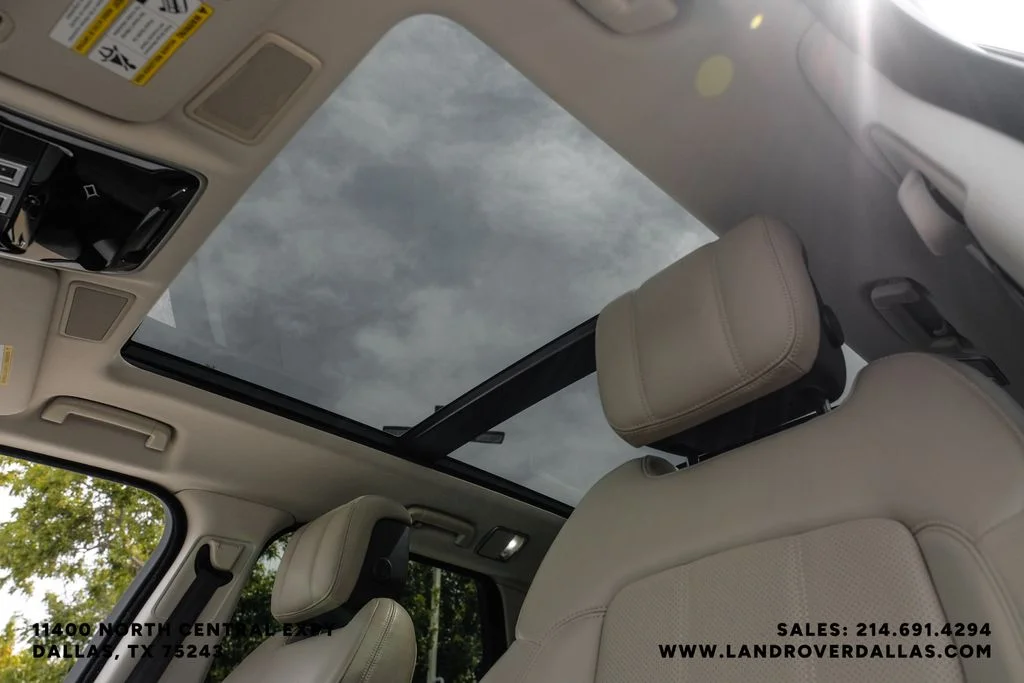 Used 2019 Silver Land Rover HSE image 28