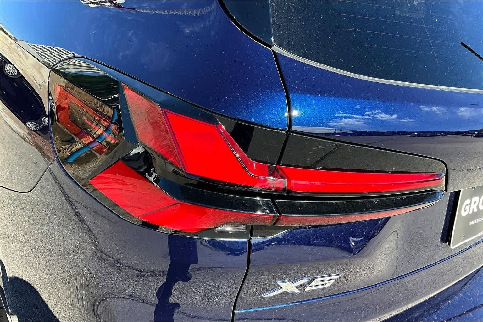Used 2026 Tanzanite Blue II Metallic BMW sDrive40i image 27