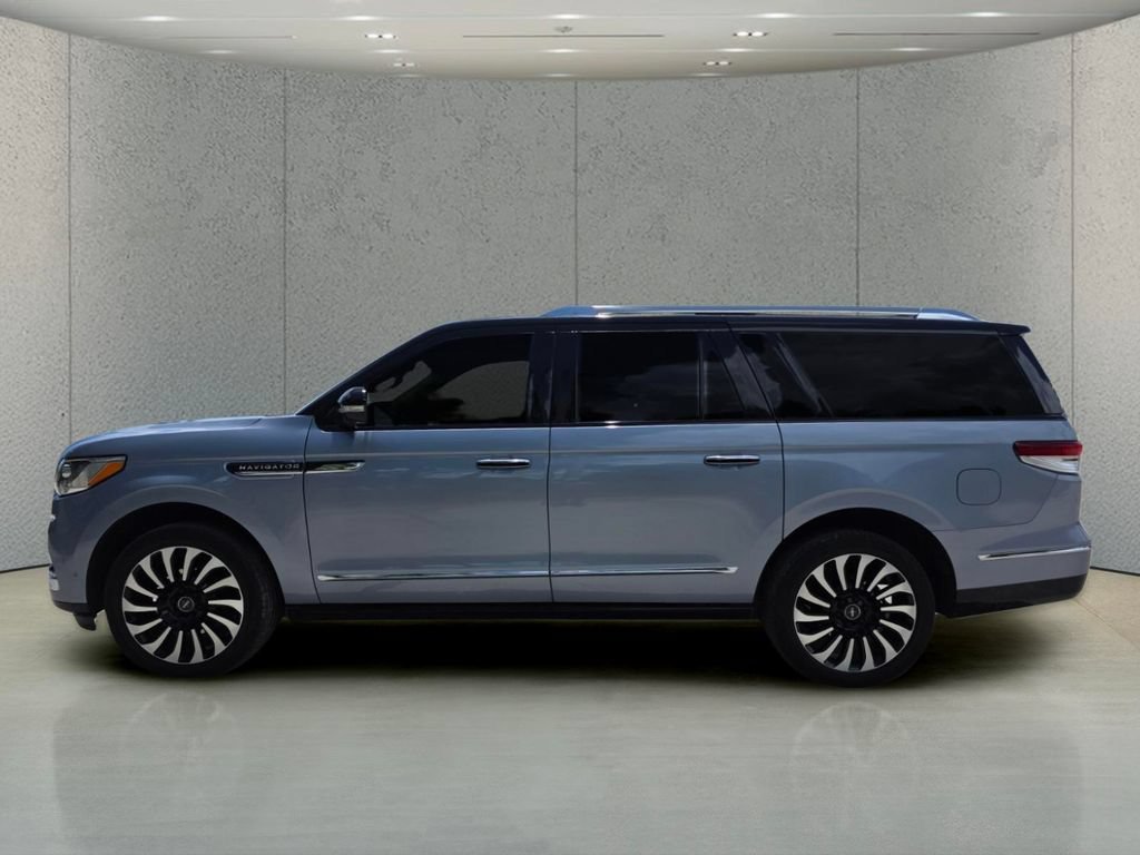 Used 2022 Crystal Blue Metallic Lincoln Black Label image 9