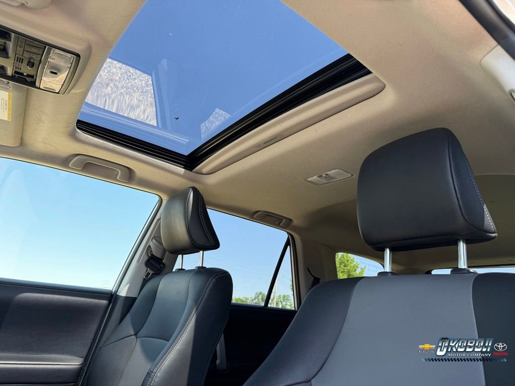 Used 2020 White Toyota SR5 Premium image 14