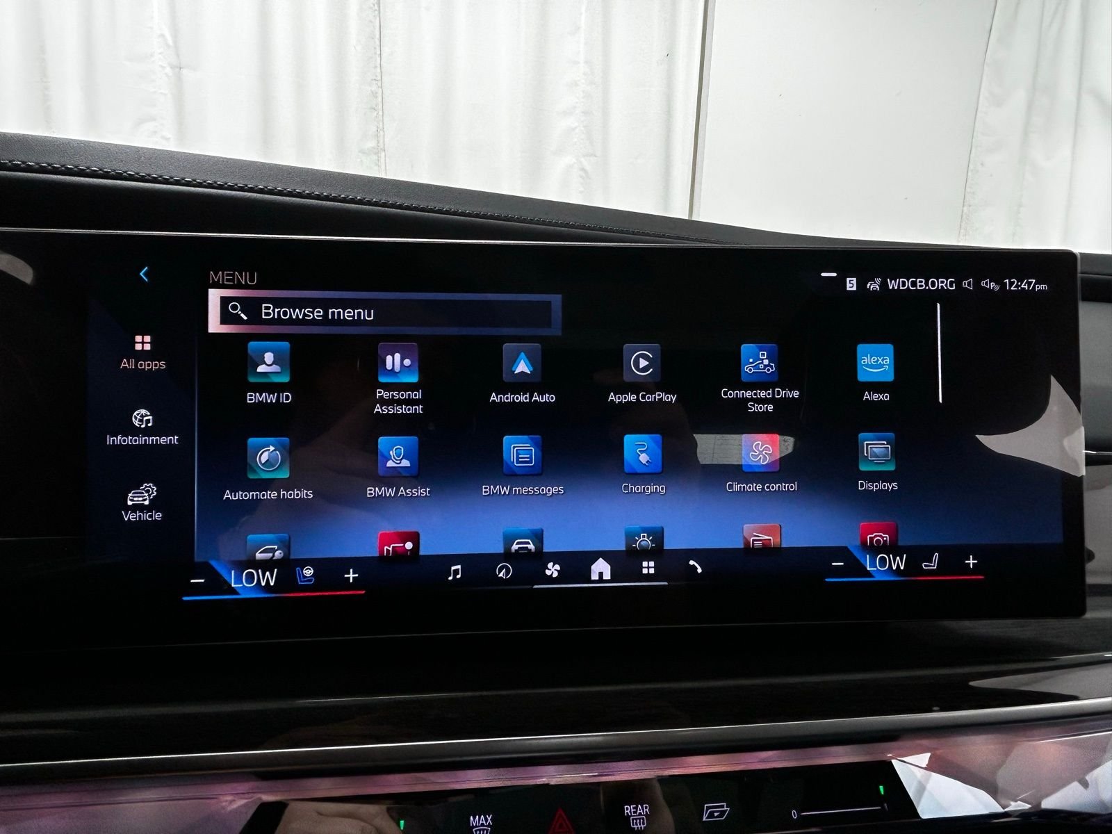 New 2026 Black Sapphire Metallic BMW xDrive60 image 25