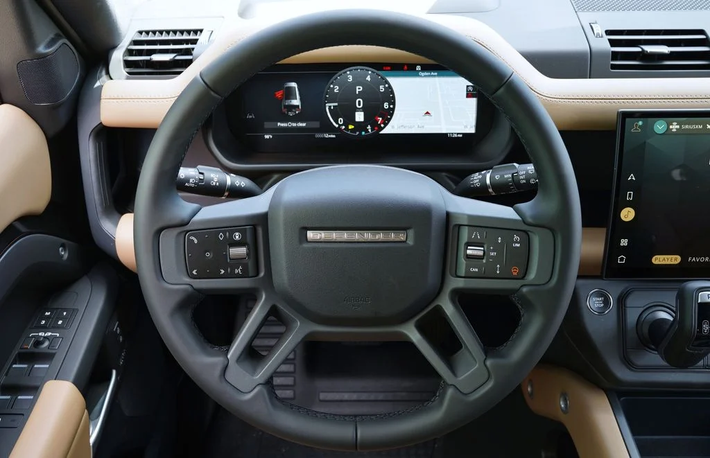 New 2026 Santorini Black Land Rover X-Dynamic SE image 17