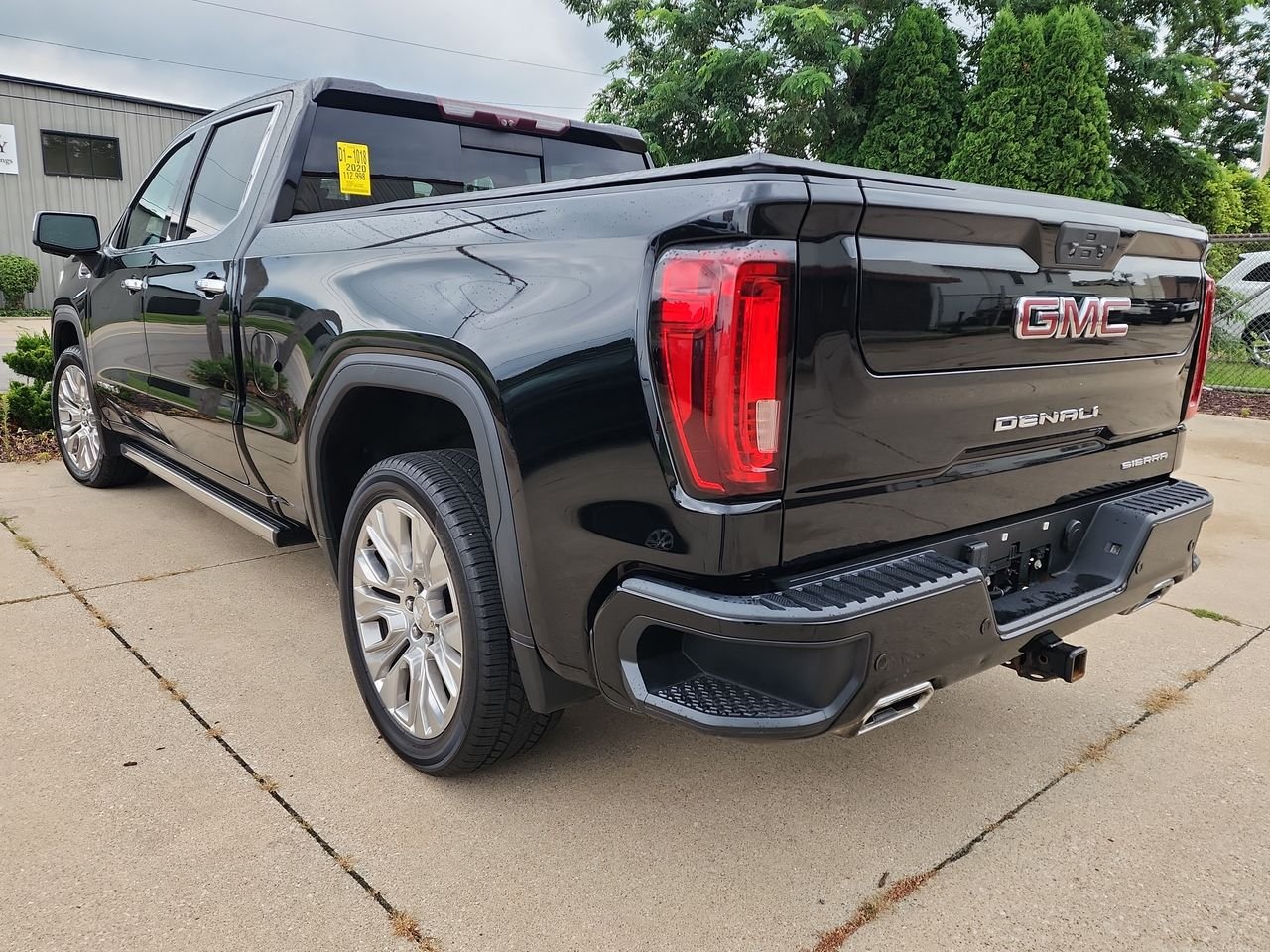 Used 2020 Onyx Black GMC Denali image 3