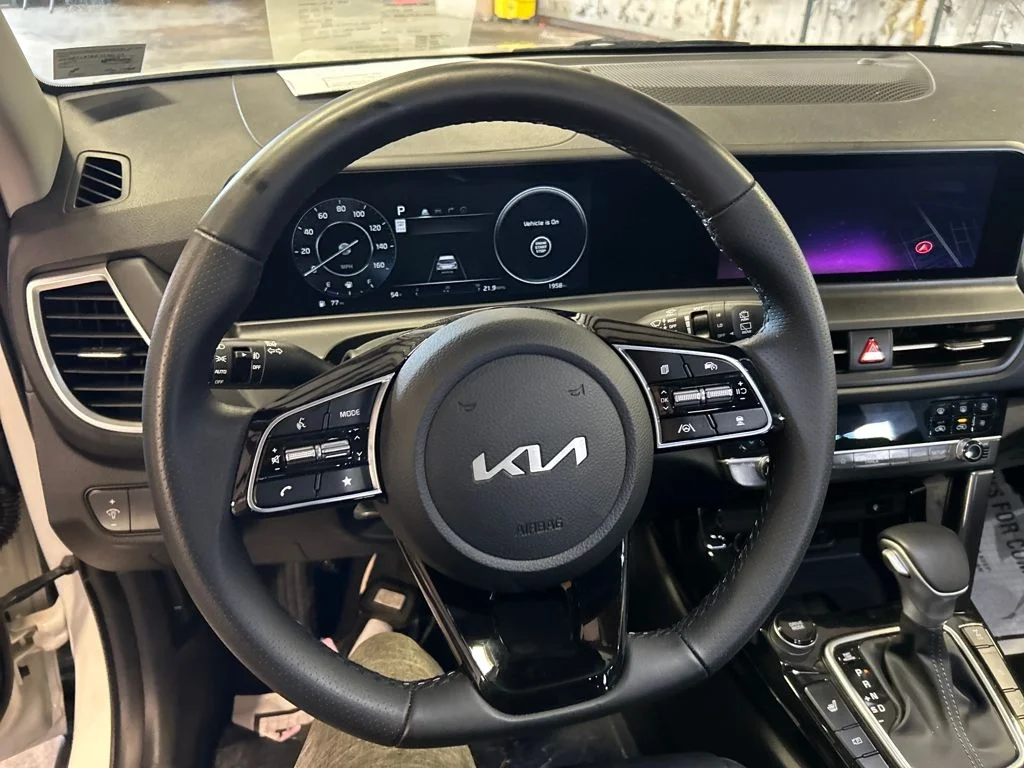Used 2024 White Kia SX image 24