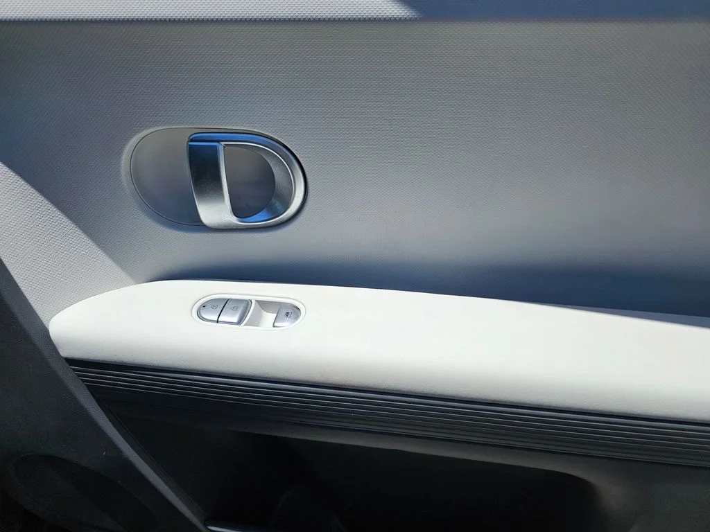 Used 2024 Blue Hyundai SEL image 11