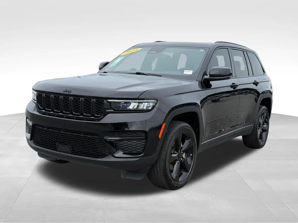 2025 Jeep Grand Cherokee Altitude X 4x4's photo