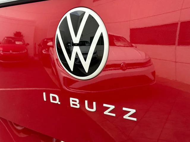 New 2025 Cherry Red W/Metro Silver Upper Volkswagen Pro S Plus image 10