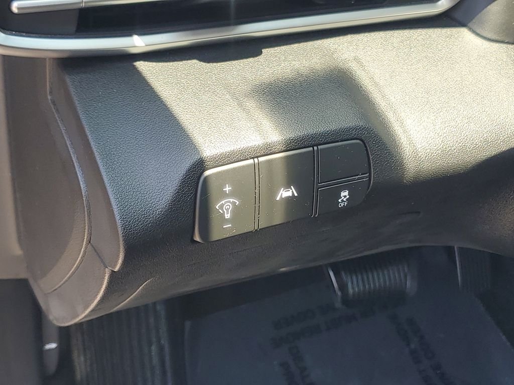 Used 2021 Fluid Metal Hyundai SEL image 20
