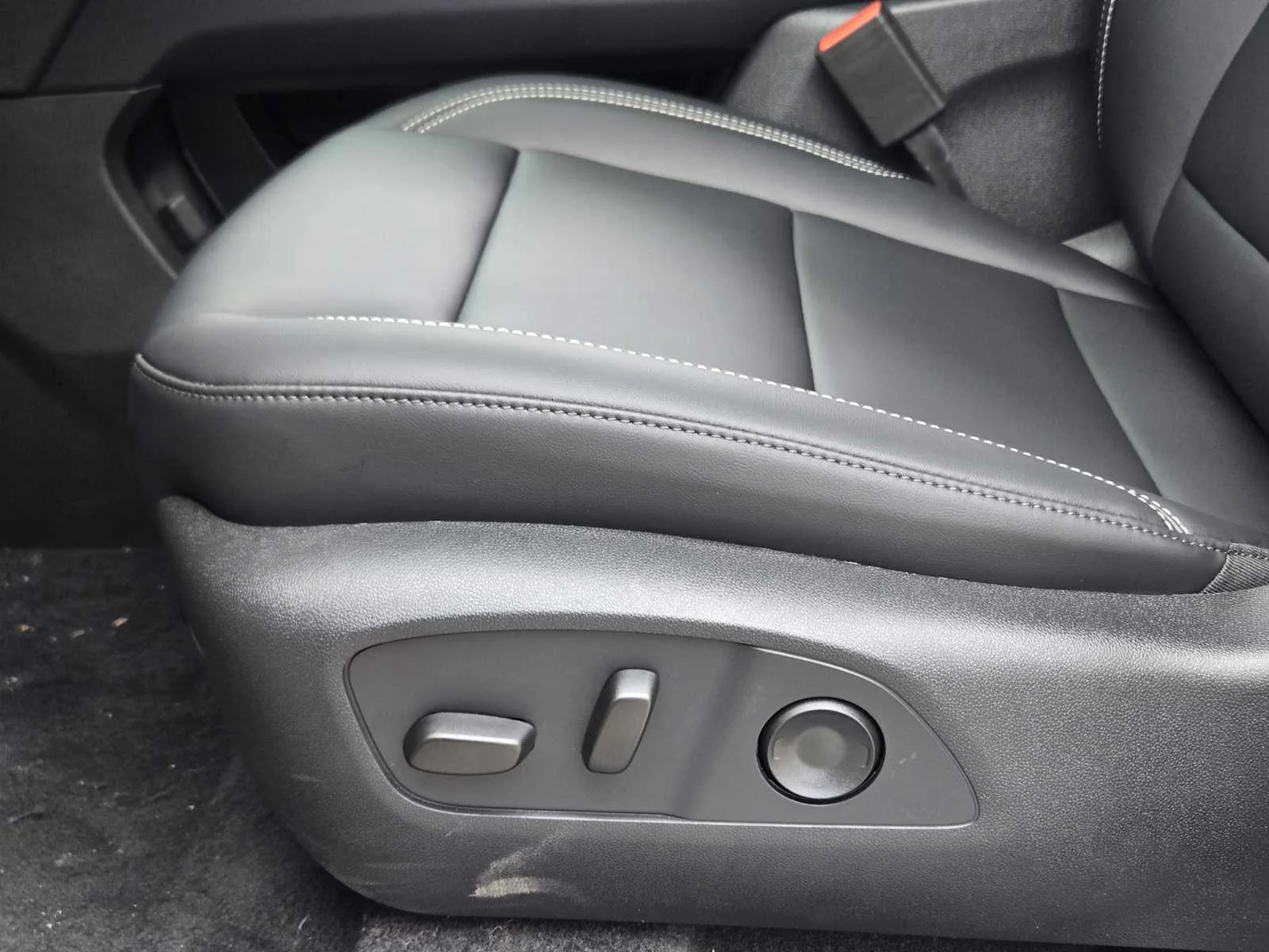 2026 GMC Acadia Elevation - Photo 16