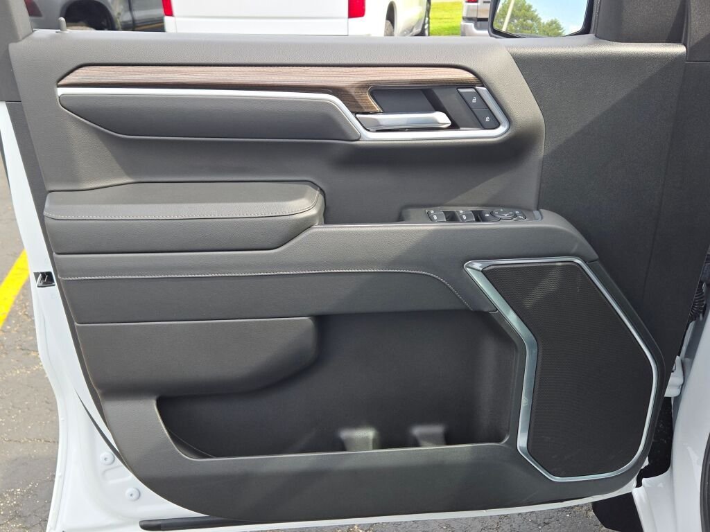 Used 2024 White Chevrolet RST image 20