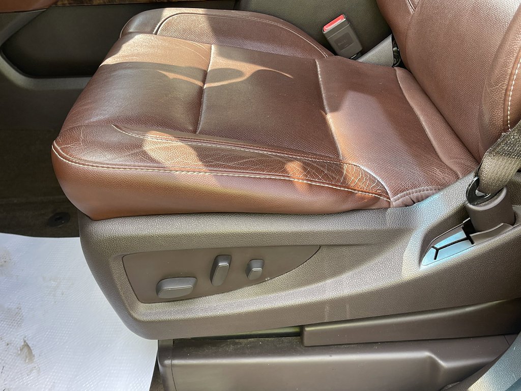 Used 2015 WHITE DIAMOND TRICOAT Chevrolet LTZ image 45