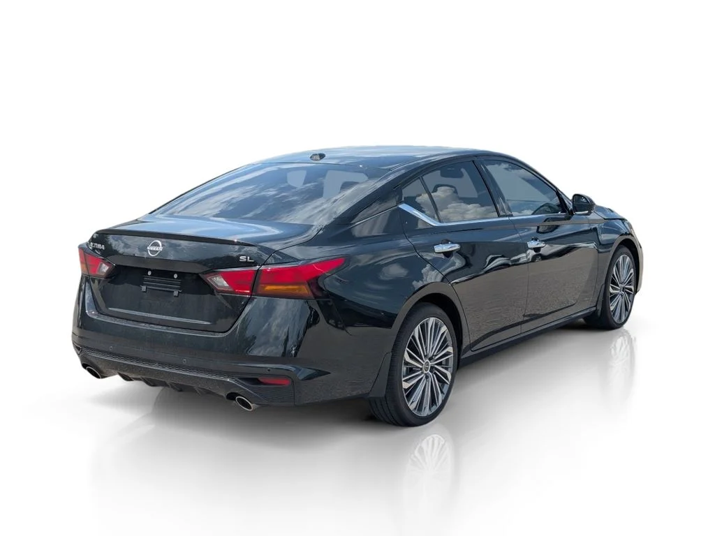 Used 2025 Black Nissan 2.5 SL image 5