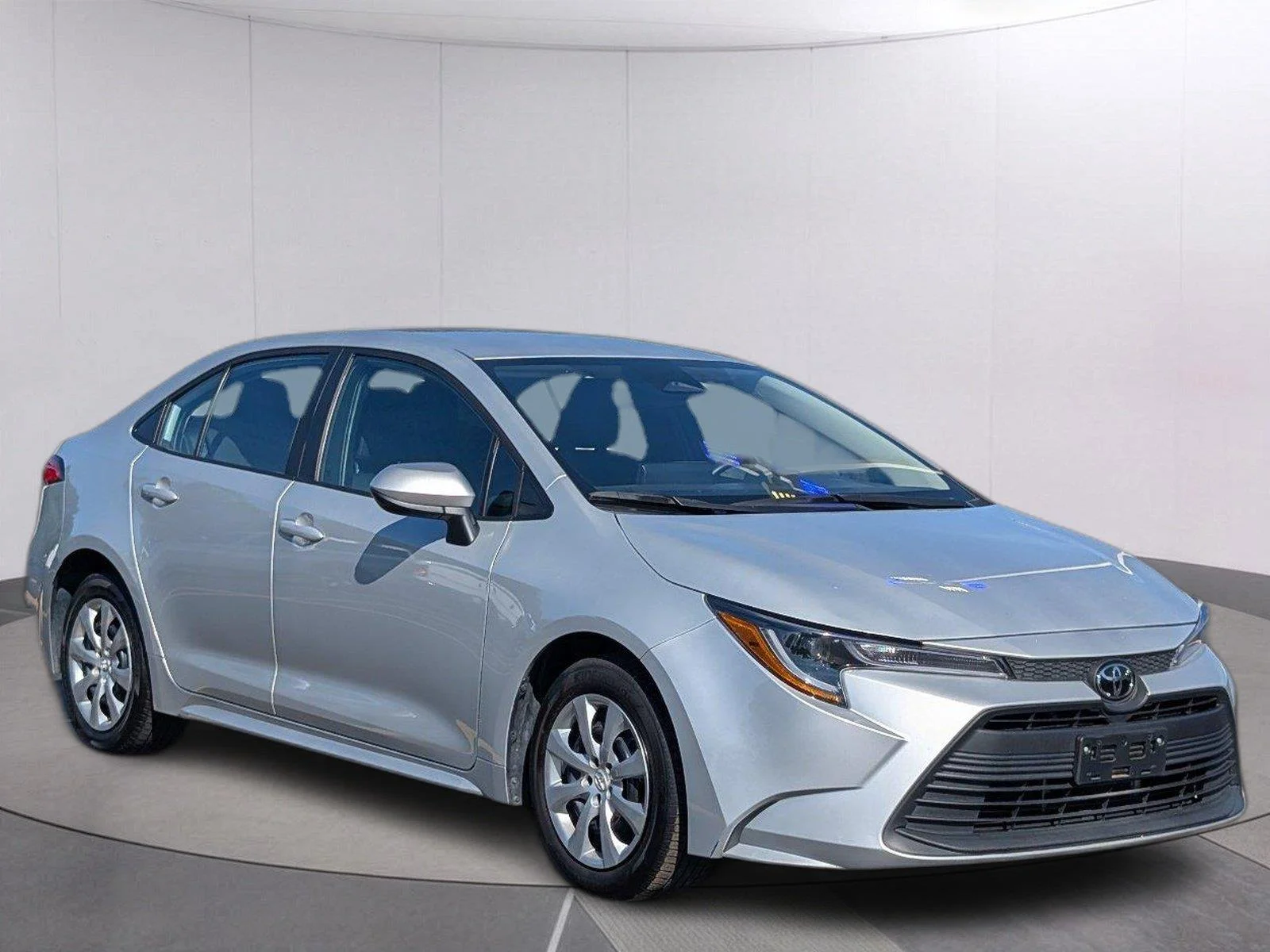 Used 2025 Classic Silver Metallic Toyota LE image 9