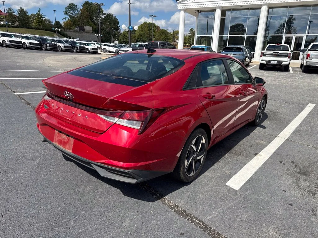 Used 2023 Red Hyundai SEL image 3