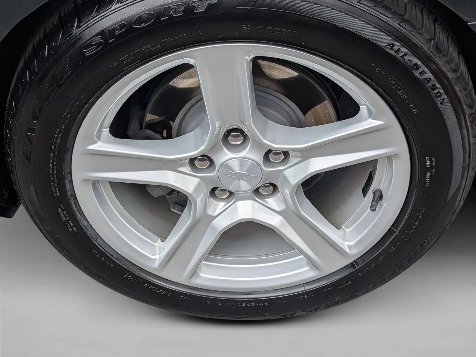 Used 2020 Rally Green Metallic Chevrolet 2LT image 20