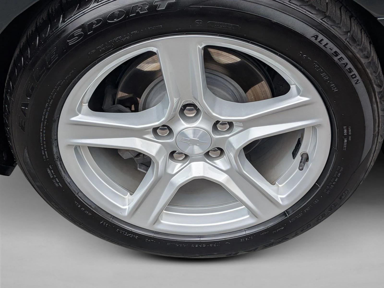 Used 2020 Rally Green Metallic Chevrolet 2LT image 20