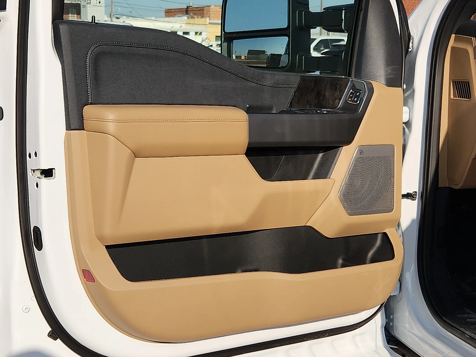 New 2026 Oxford White Ford Lariat image 14
