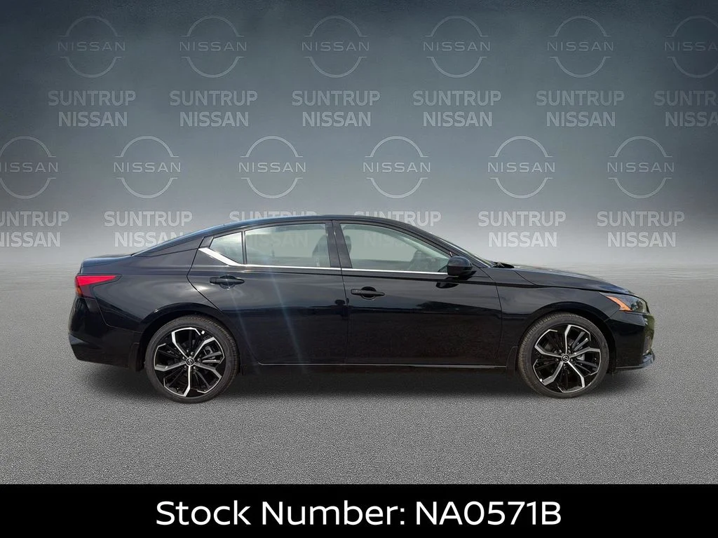 New 2026 Black Nissan 2.5 SR image 7