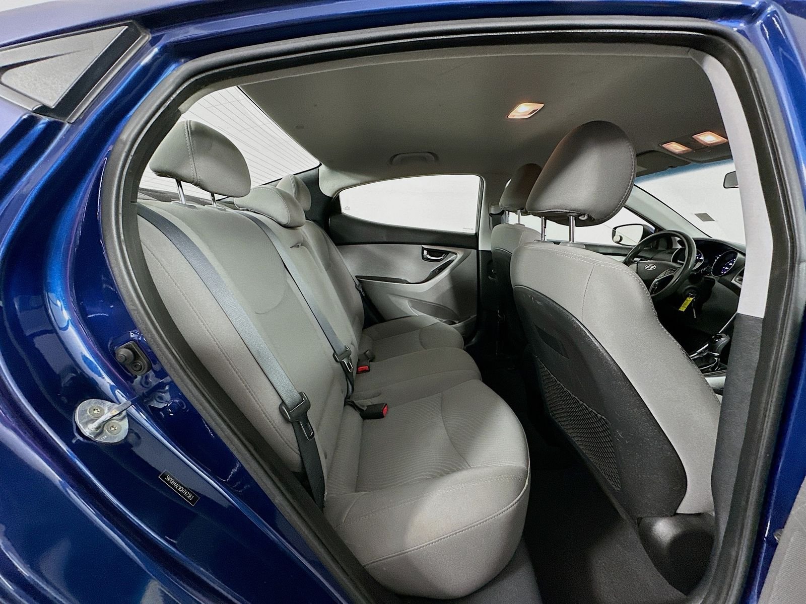 Used 2016 Lakeside Blue Hyundai SE image 24