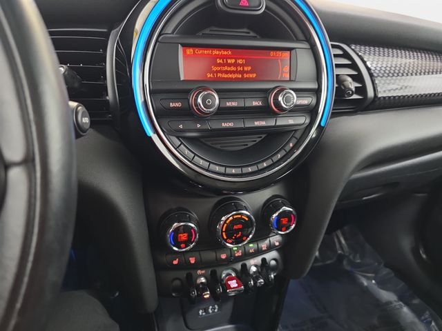 Used 2015 Blue MINI Base image 17