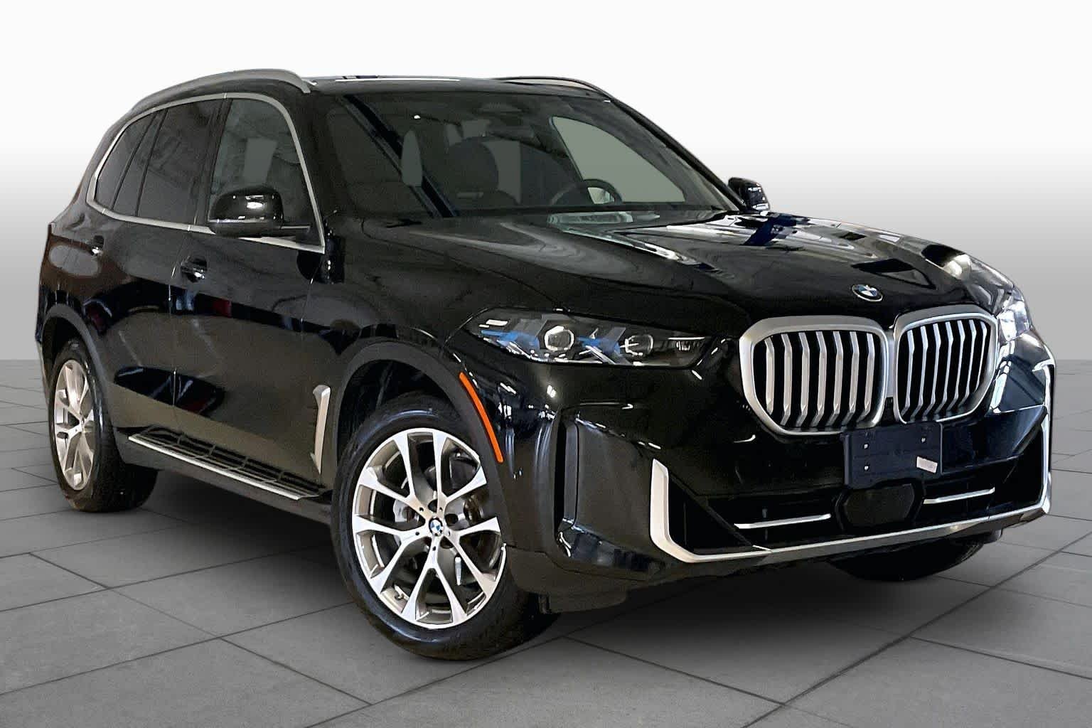 Used 2026  BMW sDrive40i image 2
