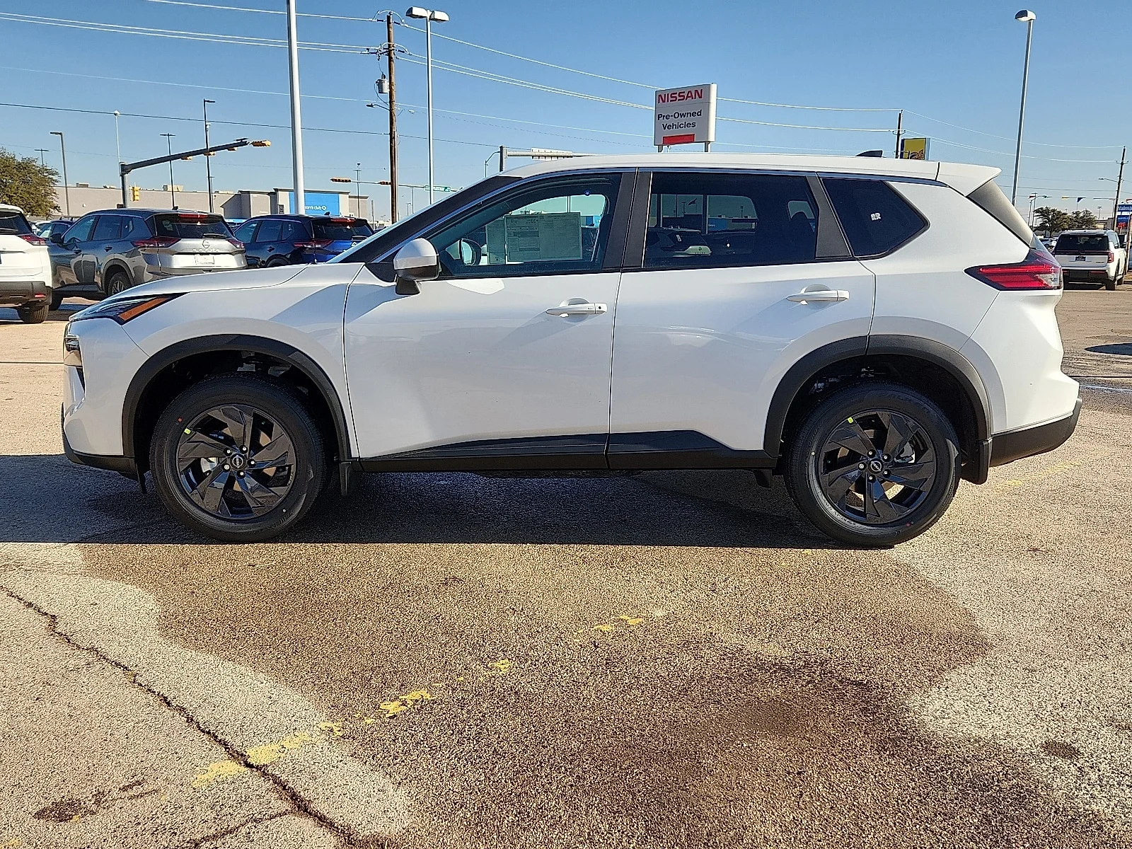 New 2026 QBE Everest WH Nissan SV Front-Wheel Drive image 2