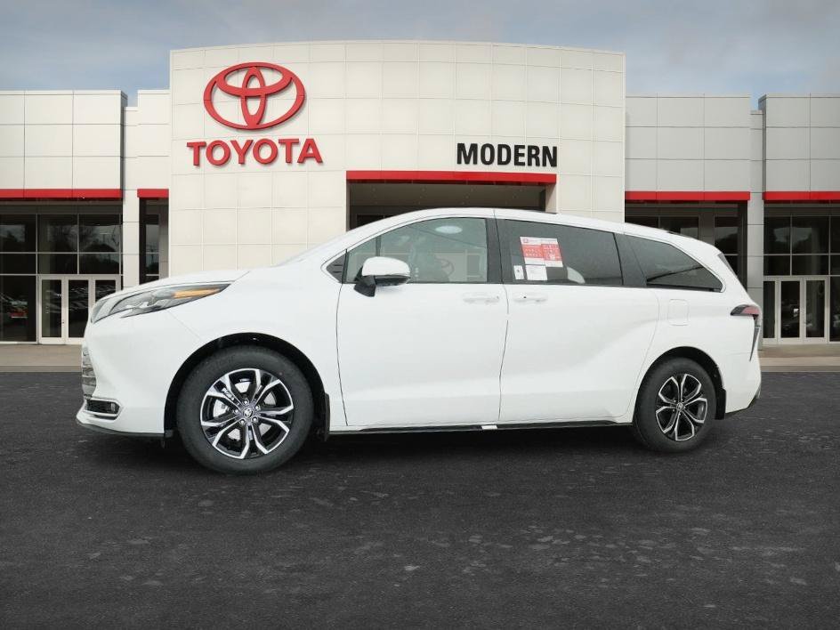 New 2026 Wind Chill Pearl Toyota Platinum image 4