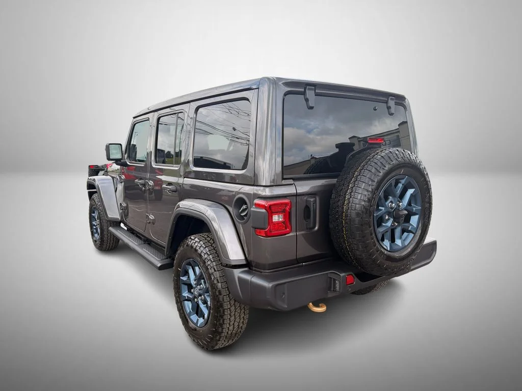 New 2026 Granite Crystal Metallic Clear-Coat Exterior Paint Jeep 85th Anniversary Edition image 3
