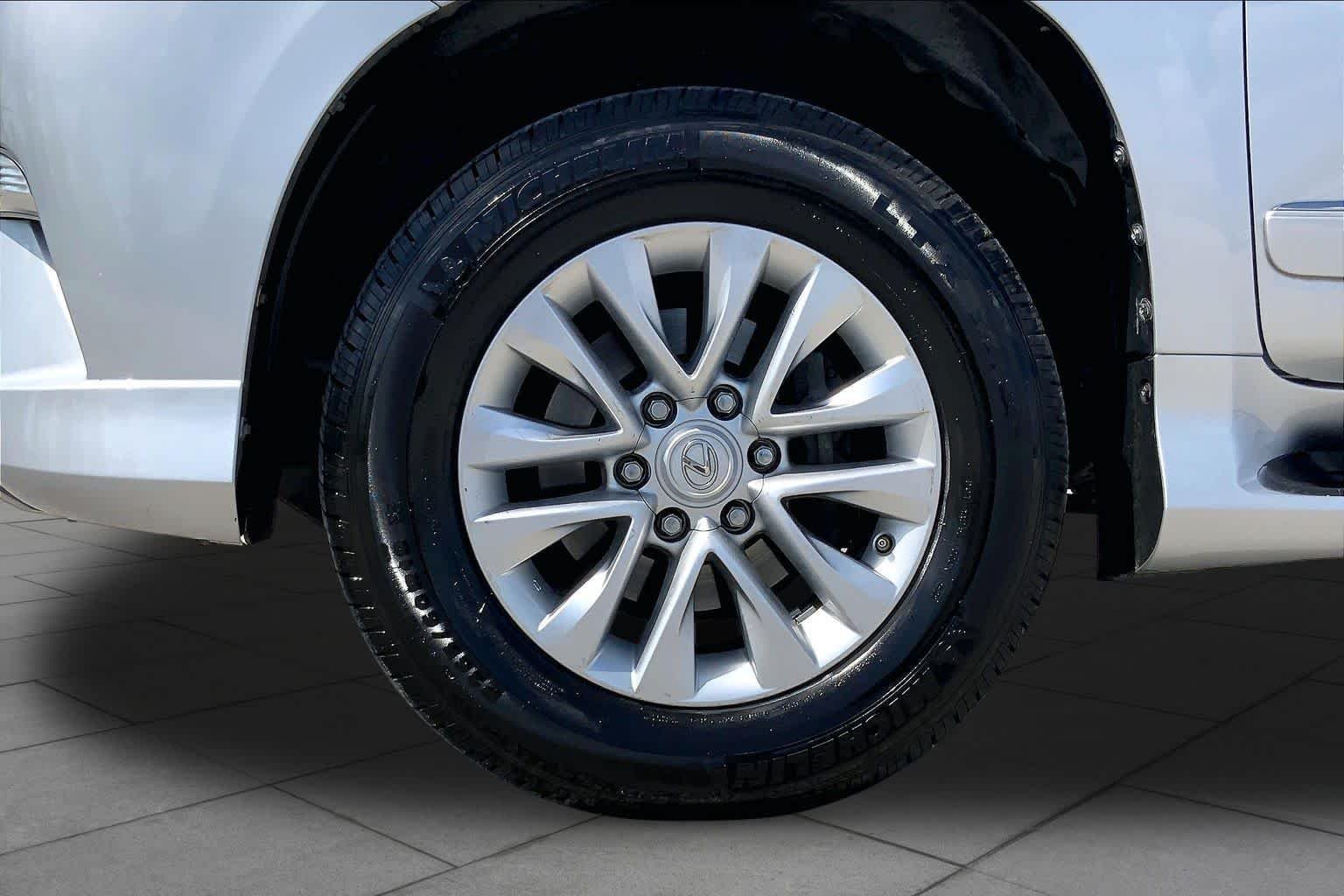 Used 2015 Silver Lining Metallic Lexus  image 11