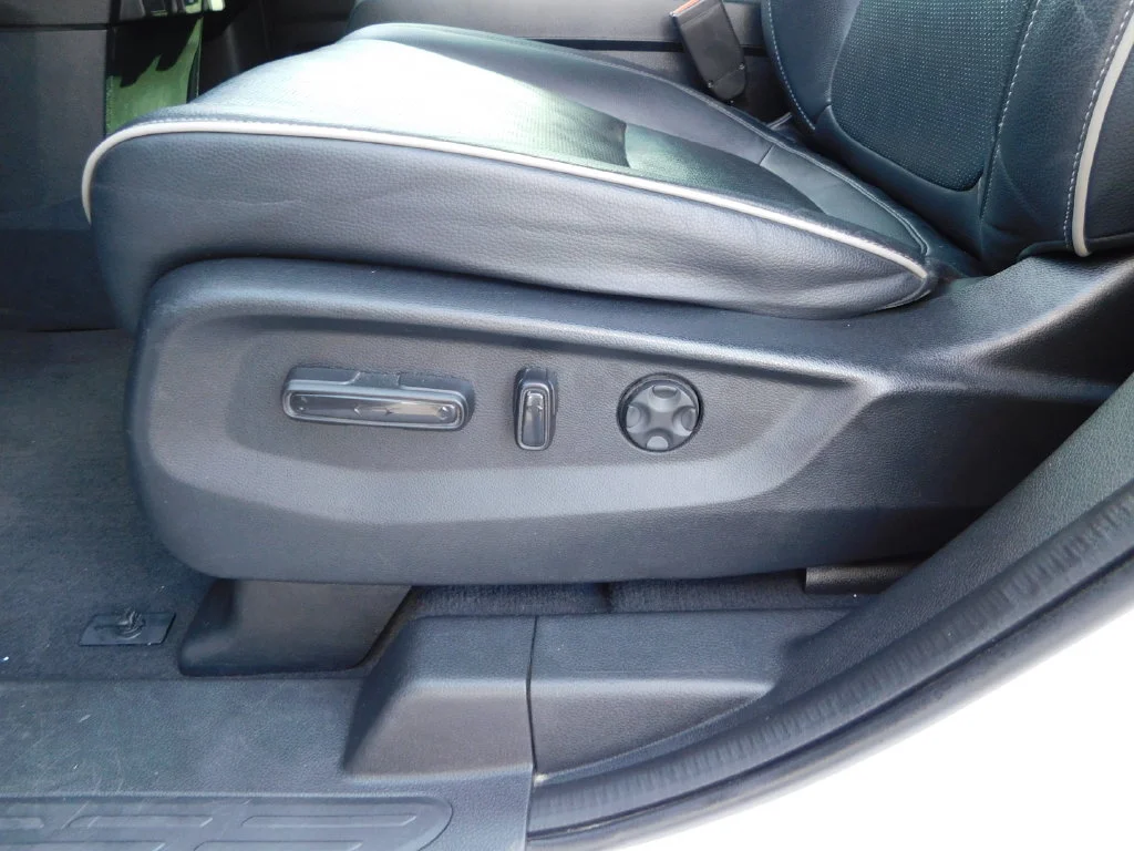 Used 2023 White Honda Elite image 14