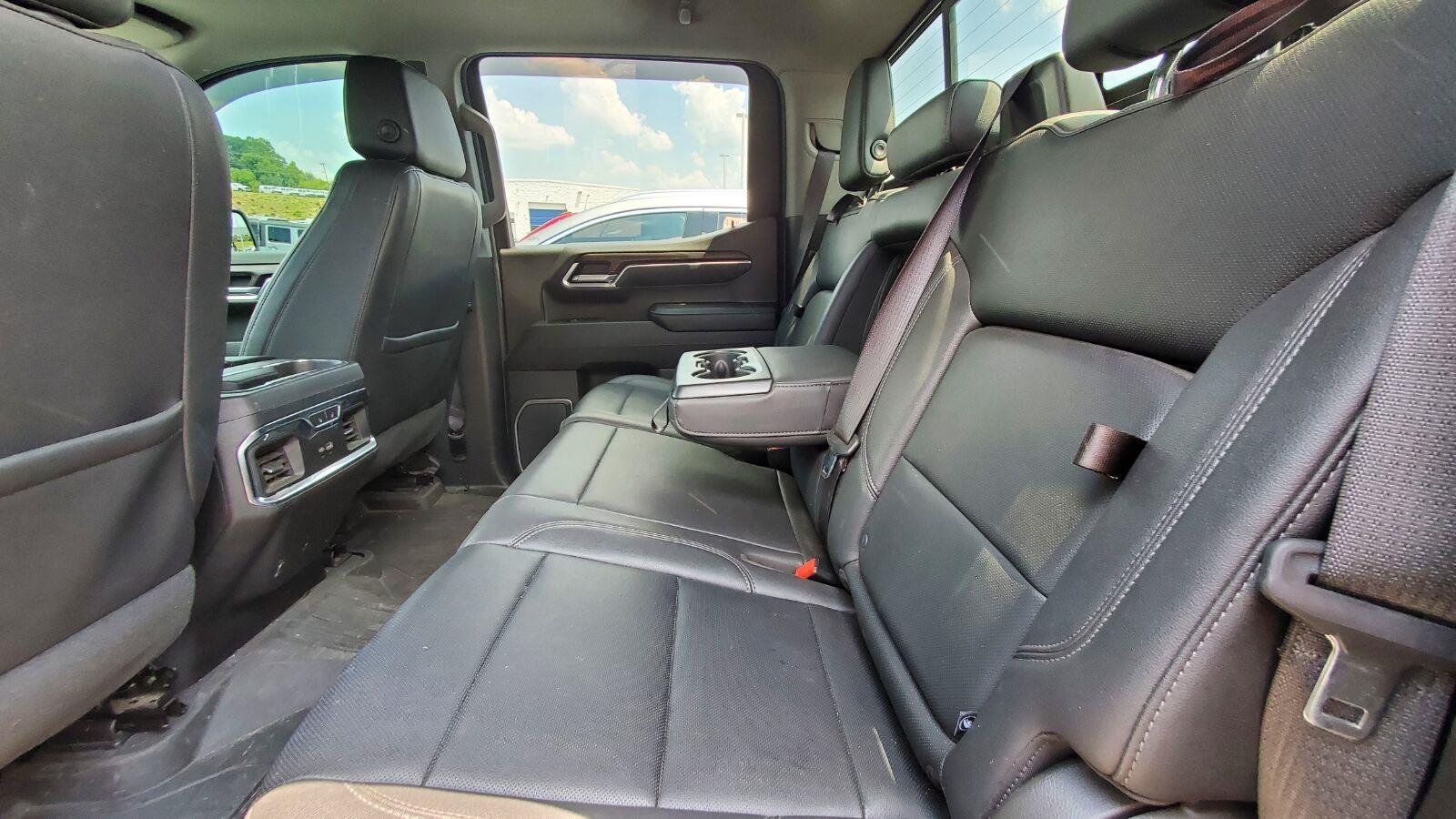 Used 2023 White Frost Tricoat GMC SLT image 5