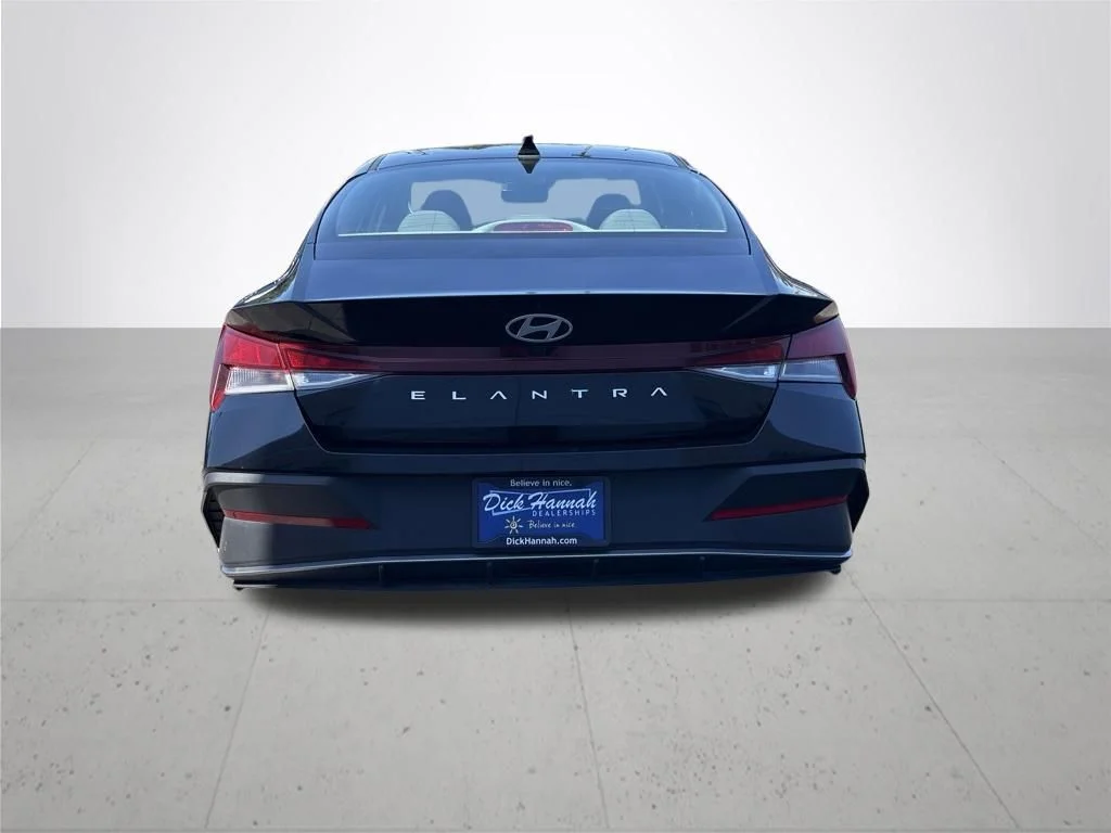Used 2024 Black Hyundai SEL image 7