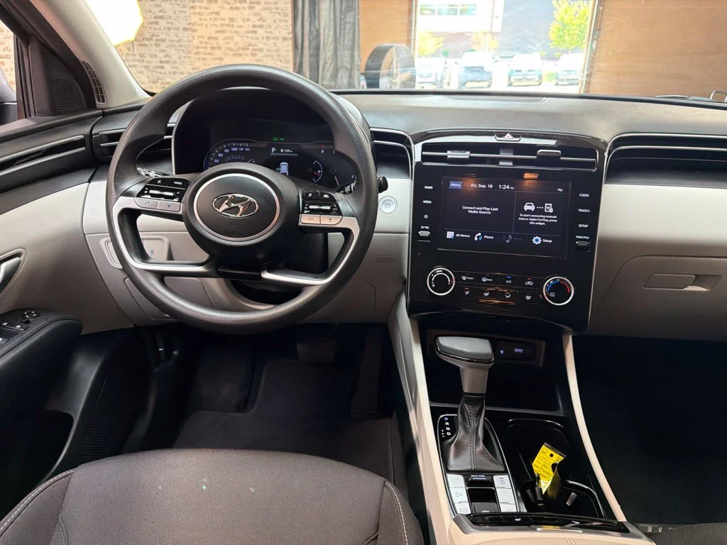 Used 2023 Amazon Gray Hyundai SEL image 15